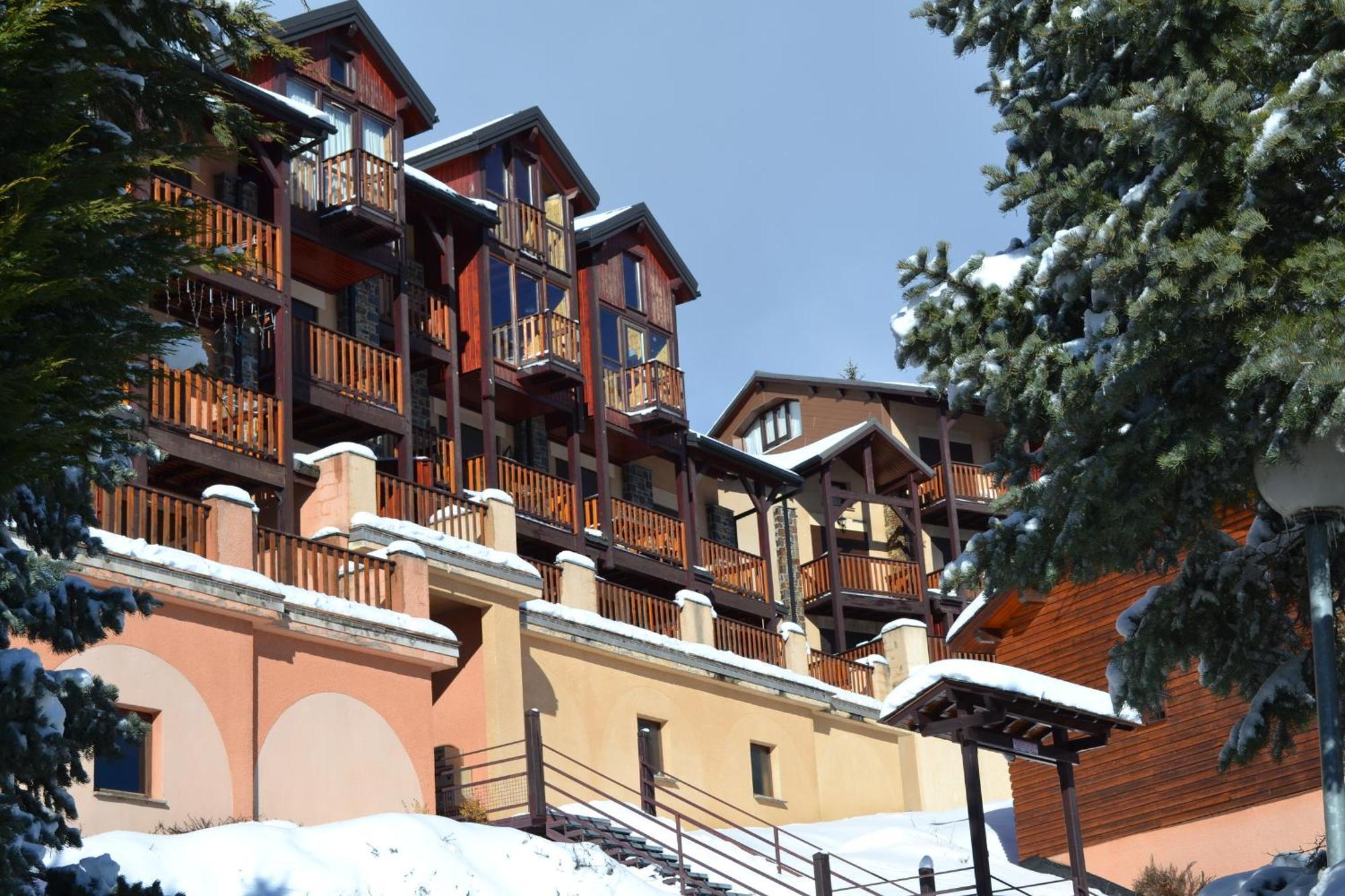 Studio Cabine Chaleureux A Pyrenees 2000 - Wifi Et Parking Prive Bolquere Bagian luar foto